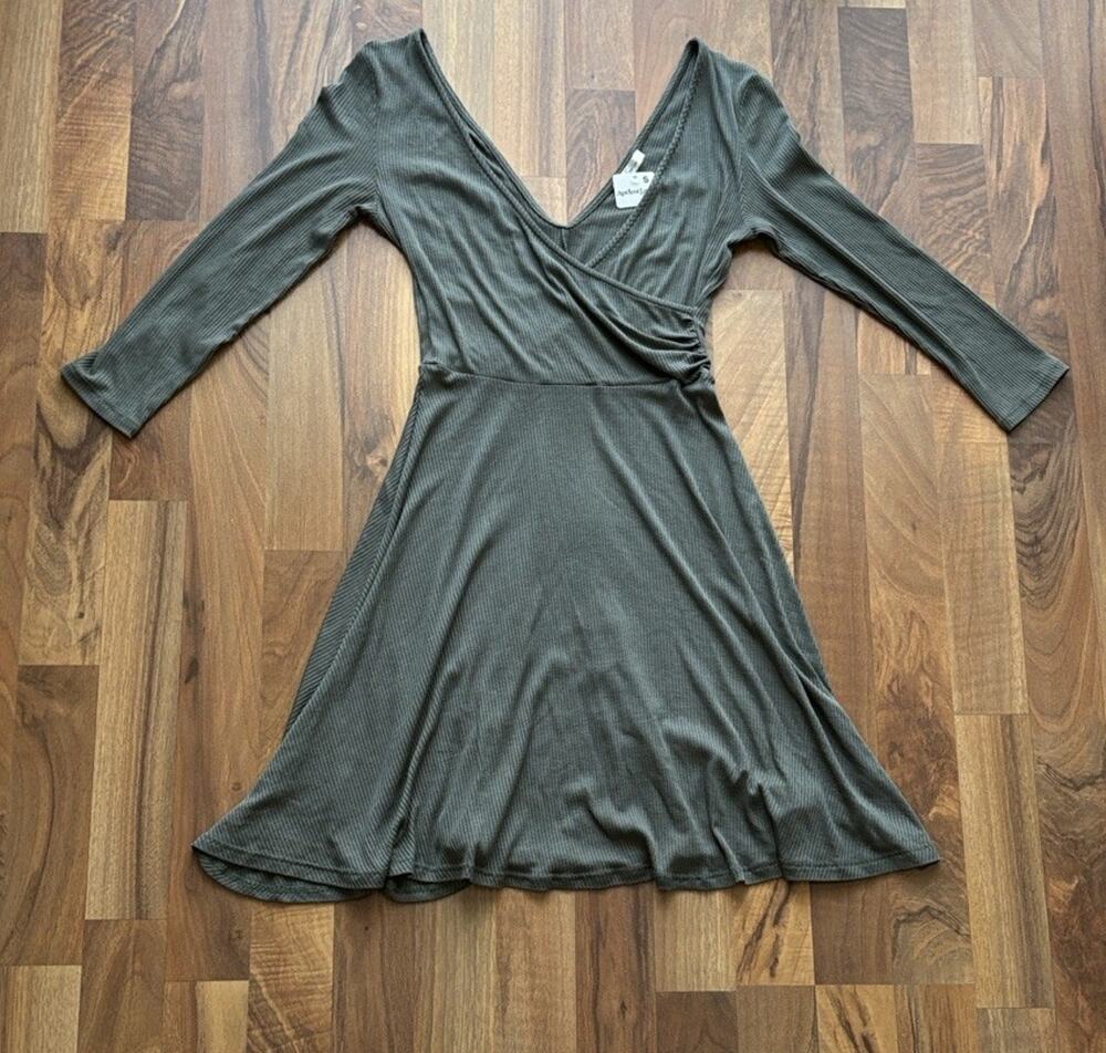 Apricot Lane Woman’s Size S Olive Green Long Sleeve Wrap Dress NWT